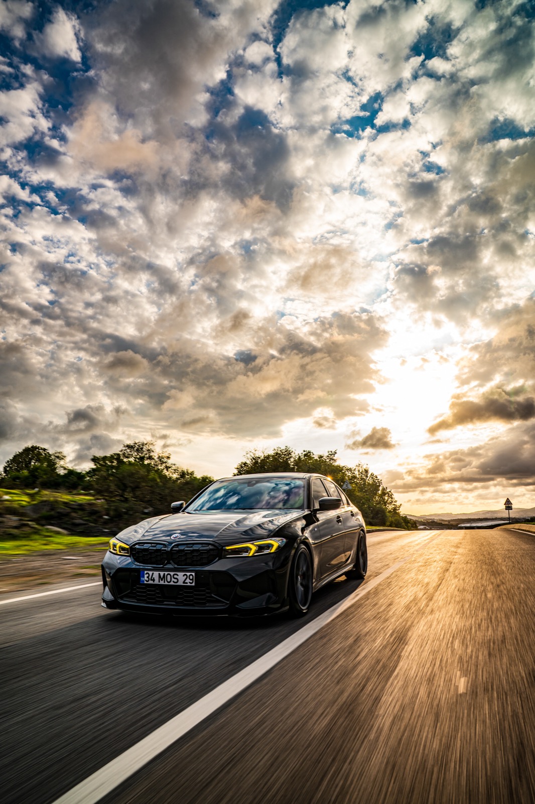 MOSTUNED’in siyah BMW G20 aracı